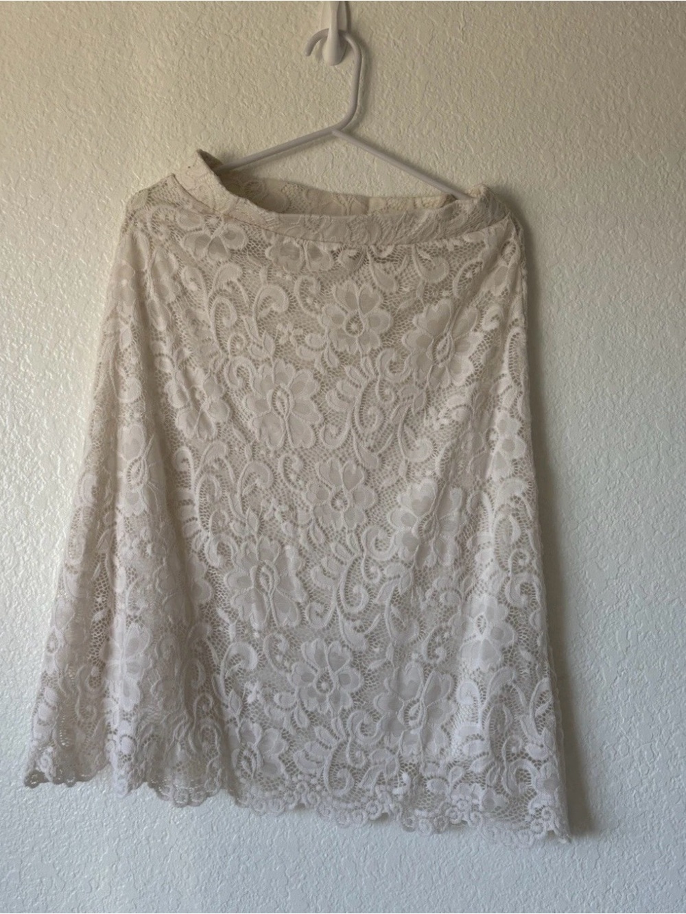 Olivia Blu Floral Lace A-Line Skirt Cream
Ivory Scalloped Hem Coquette Size S